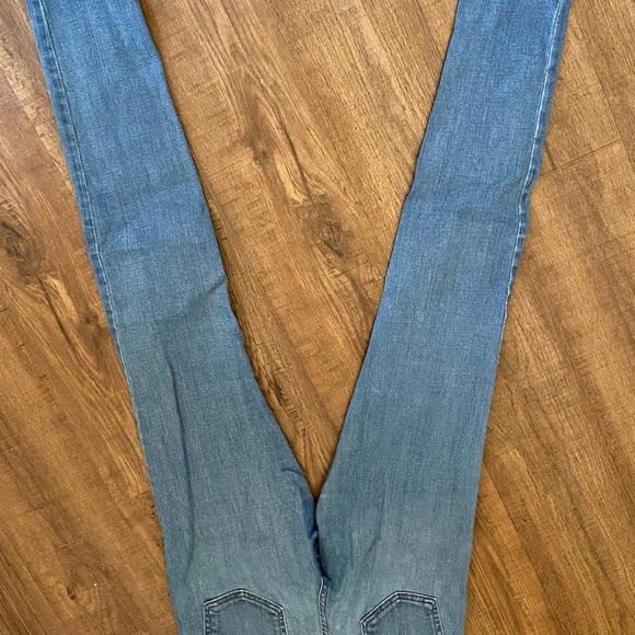 Angry Rabbit Jeans (lighter wash) Size 28 - Picture 4 of 5